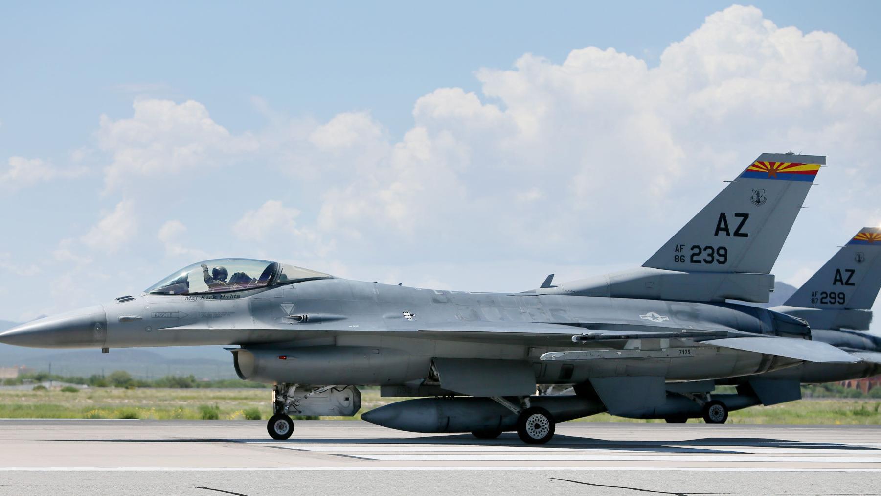 Pilot killed in F-16 crash near Safford, sheriff says